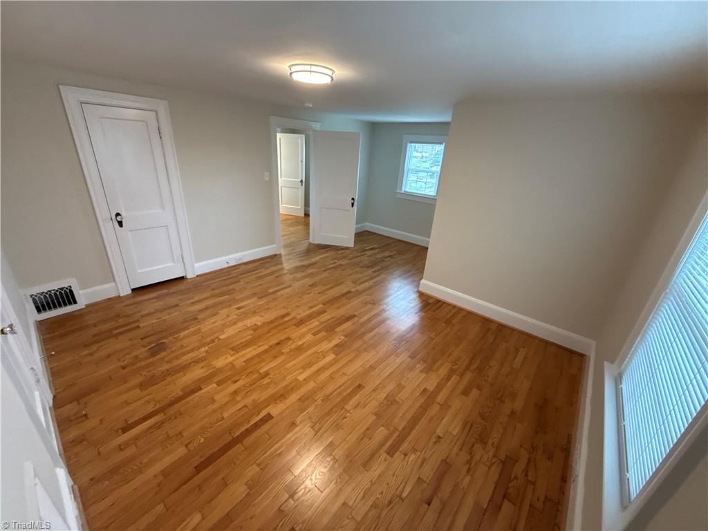 2081 Queen Street Property Photo 17