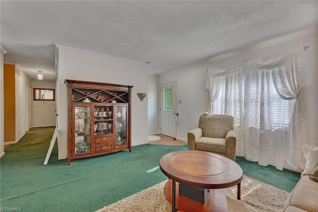 4906 Pheasant Drive Property Photo 8