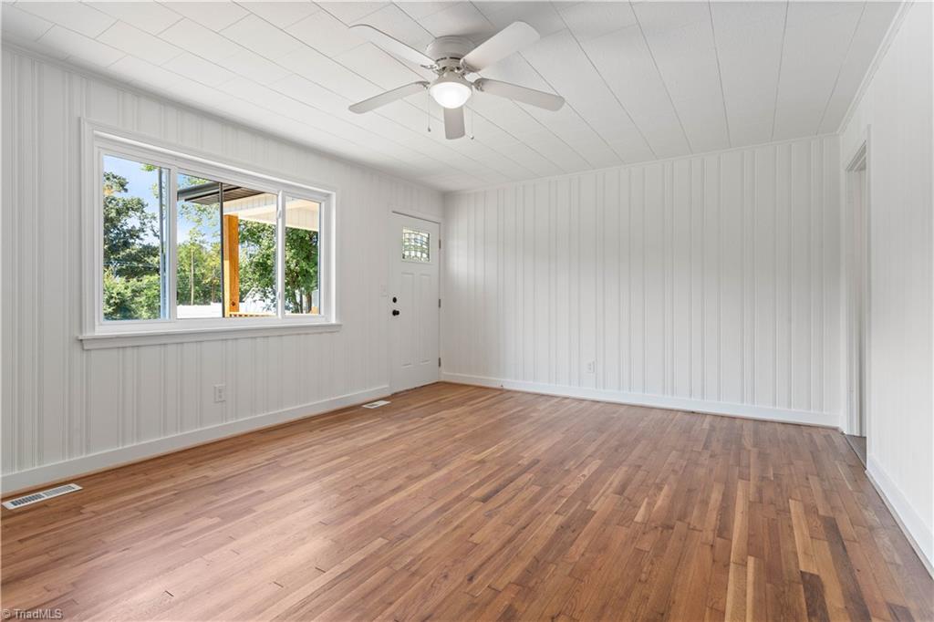 3760 Meadowbrook Drive Property Photo 5