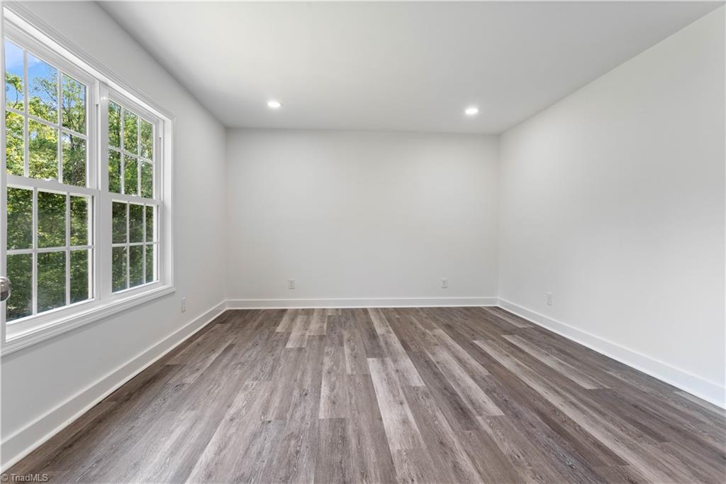 3760 Meadowbrook Drive Property Photo 16