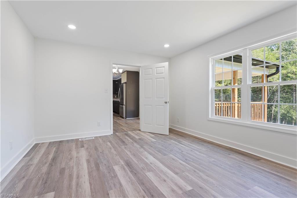 3760 Meadowbrook Drive Property Photo 17
