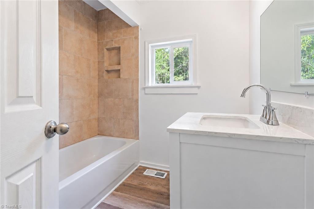 3760 Meadowbrook Drive Property Photo 23