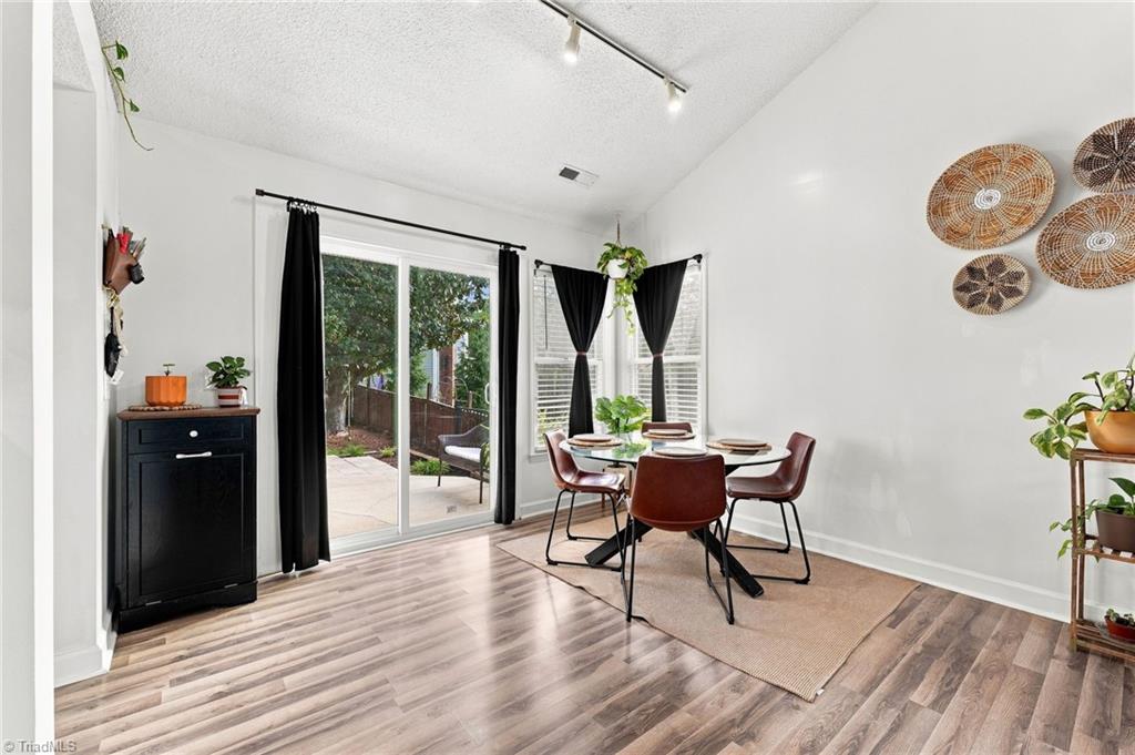 1 Ivy Ridge Court Property Photo 7