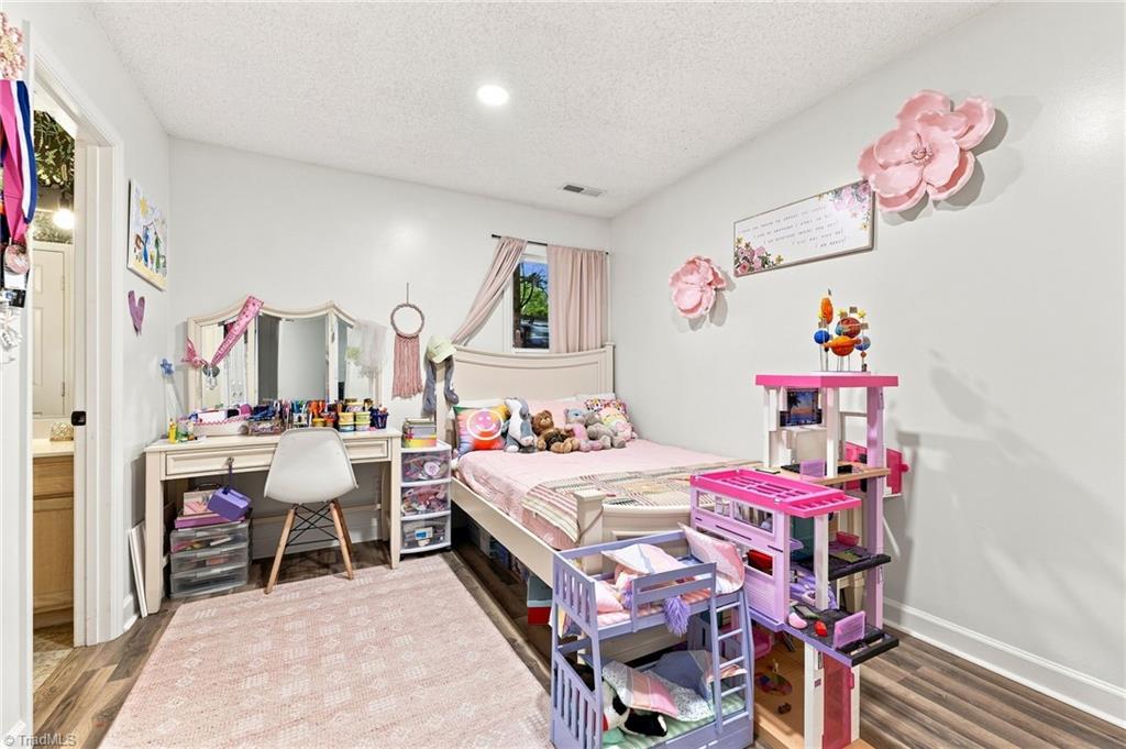 1 Ivy Ridge Court Property Photo 14