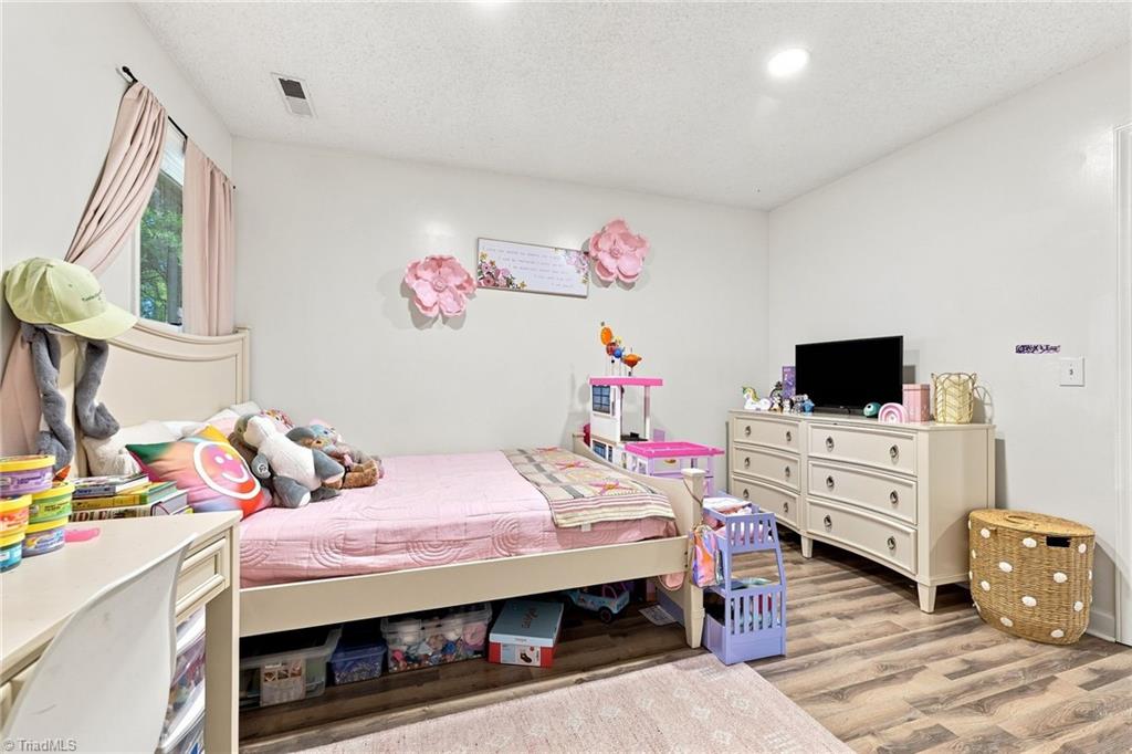 1 Ivy Ridge Court Property Photo 15