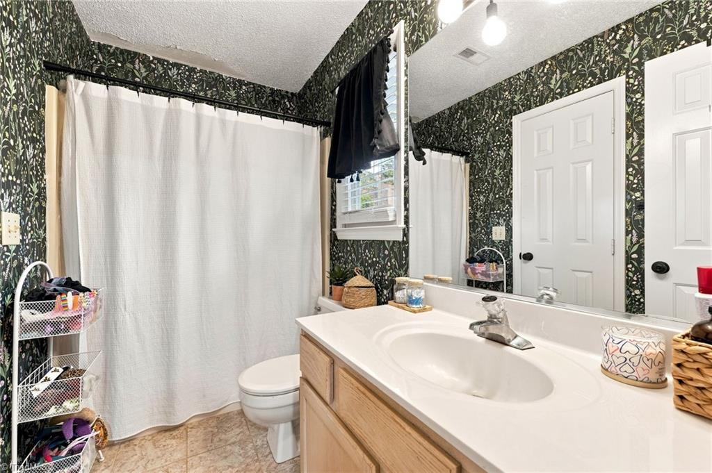 1 Ivy Ridge Court Property Photo 17