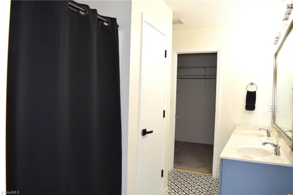 1015 Cayley Court Property Photo 22