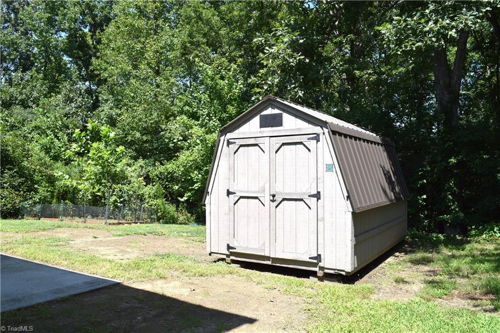 1015 Cayley Court Property Photo 30