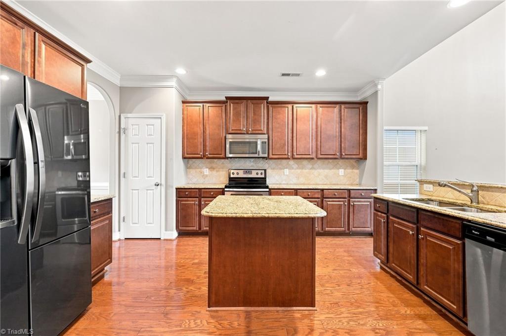 5465 Holbein Gate Road Property Photo 9