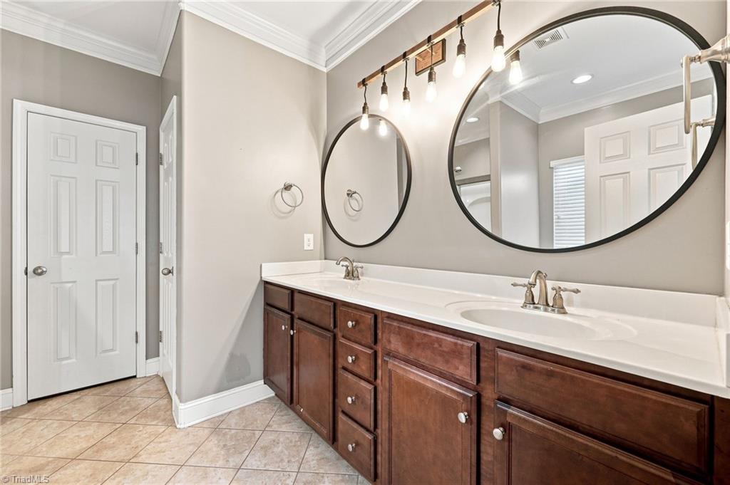 5465 Holbein Gate Road Property Photo 16