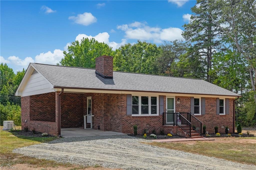 802 Strawberry Road Property Photo 1