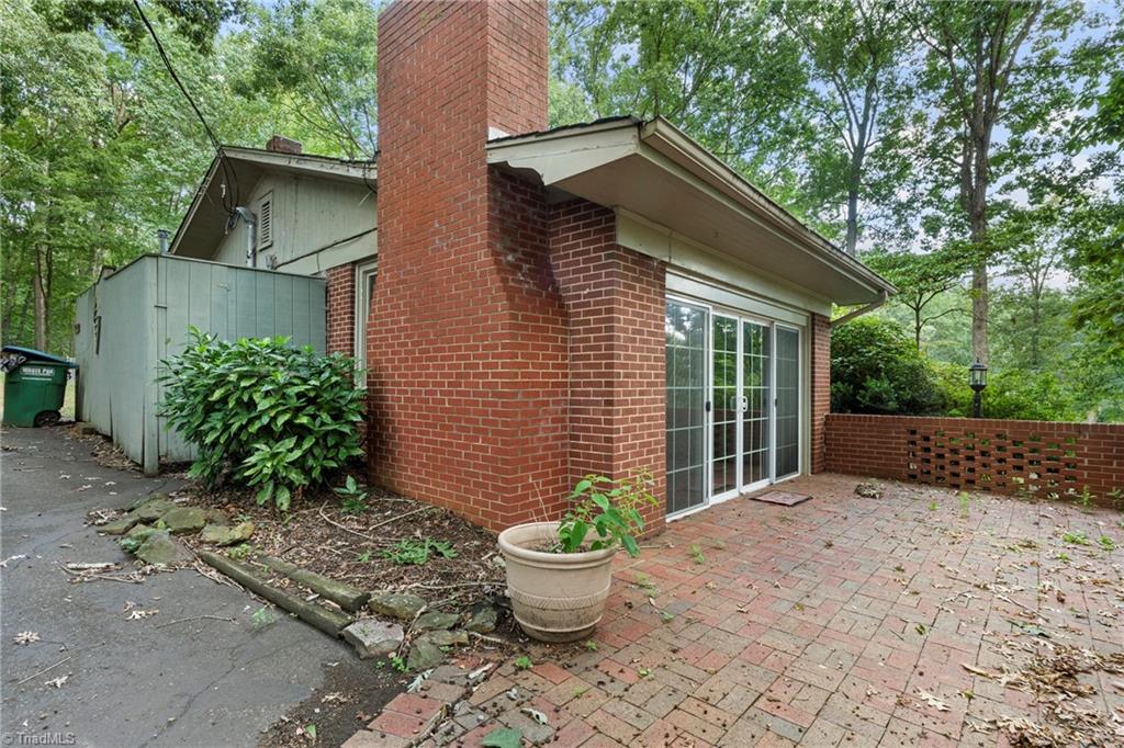 386 Broad Street Property Photo 5