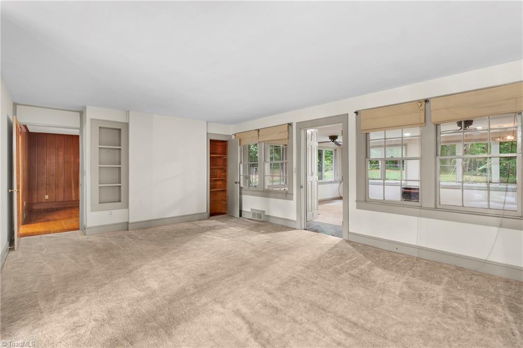 386 Broad Street Property Photo 16
