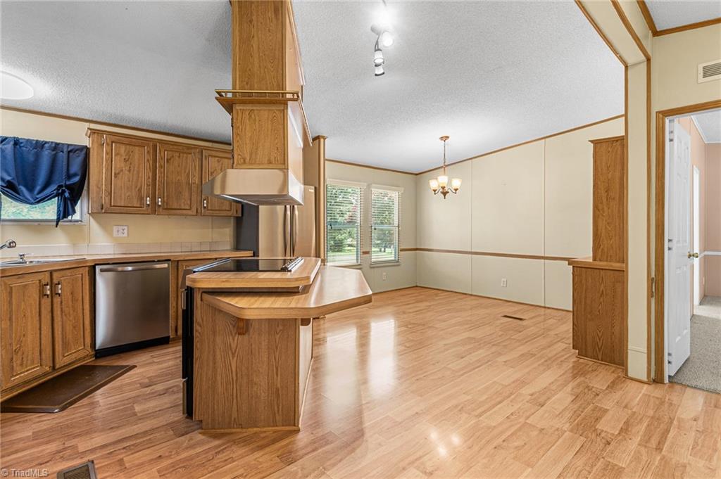 1418 William Riley Road Property Photo 5