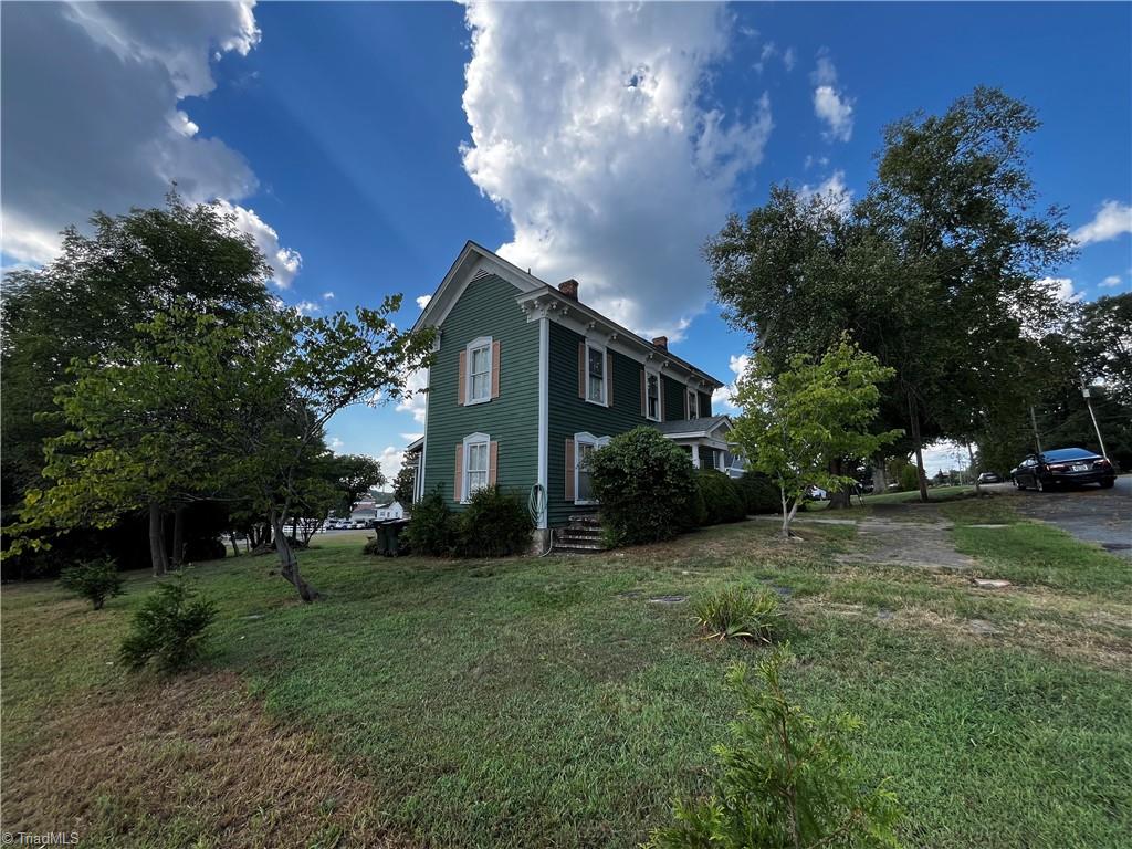207 Summit Street Property Photo 2