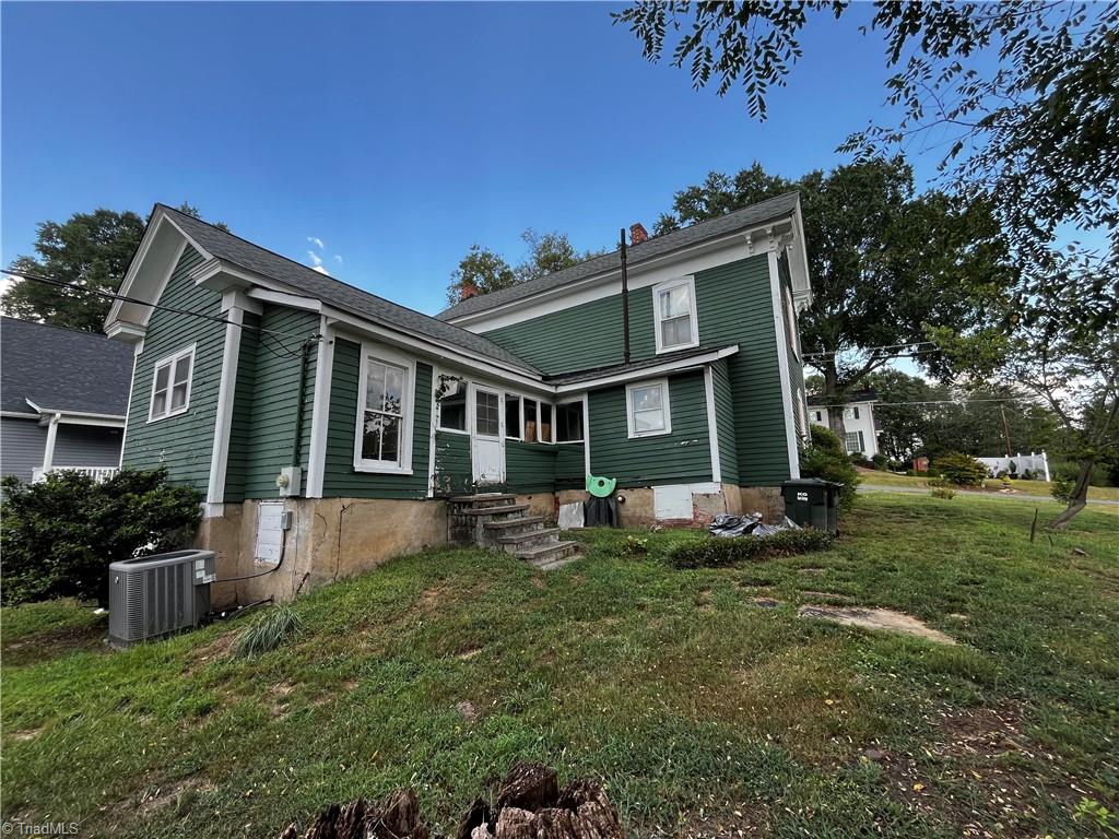 207 Summit Street Property Photo 3