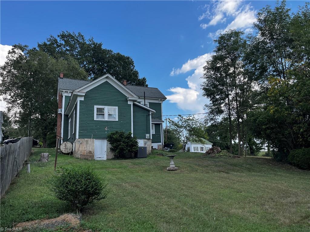 207 Summit Street Property Photo 5