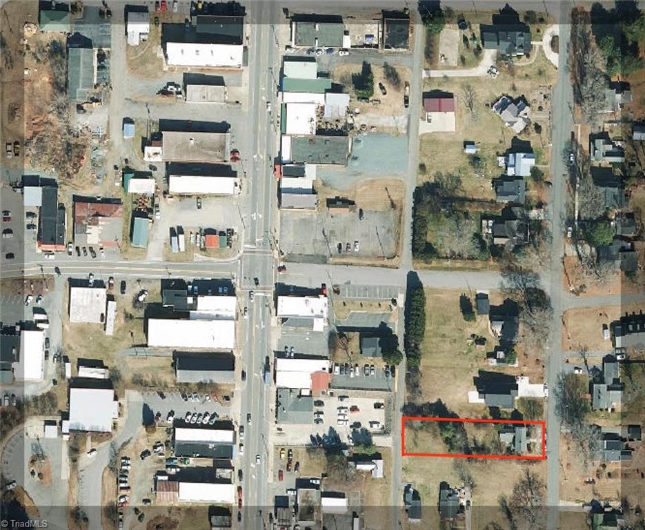207 Summit Street Property Photo 7