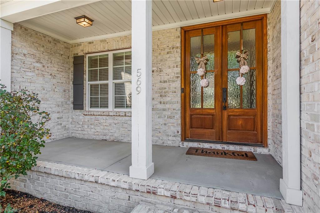 569 Wentworth Drive Property Photo 4