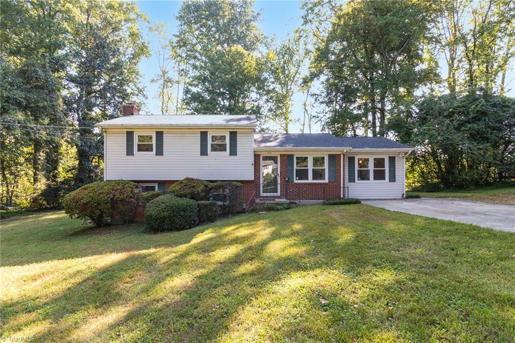 201 Wedgewood Drive Property Photo 1