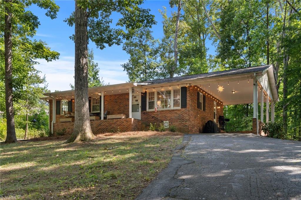 207 Leland Drive Property Photo 1