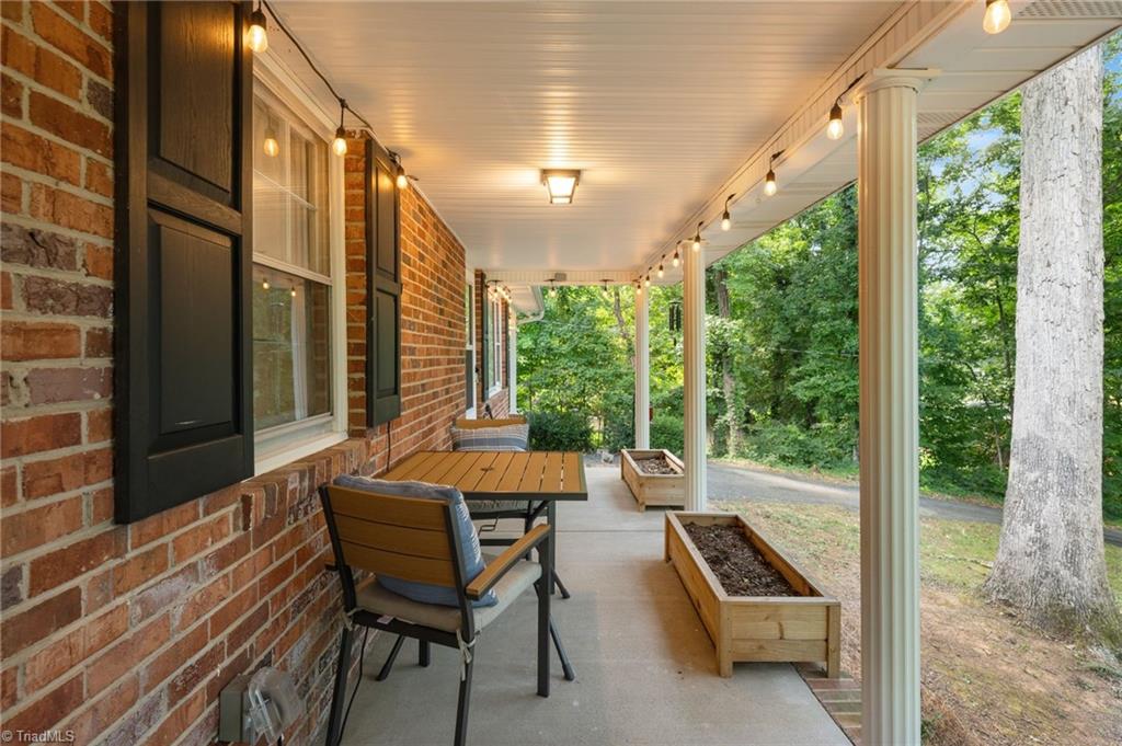 207 Leland Drive Property Photo 3