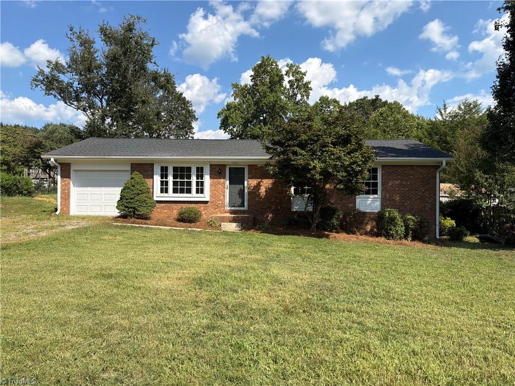 3221 Meadow Lane Property Photo 1
