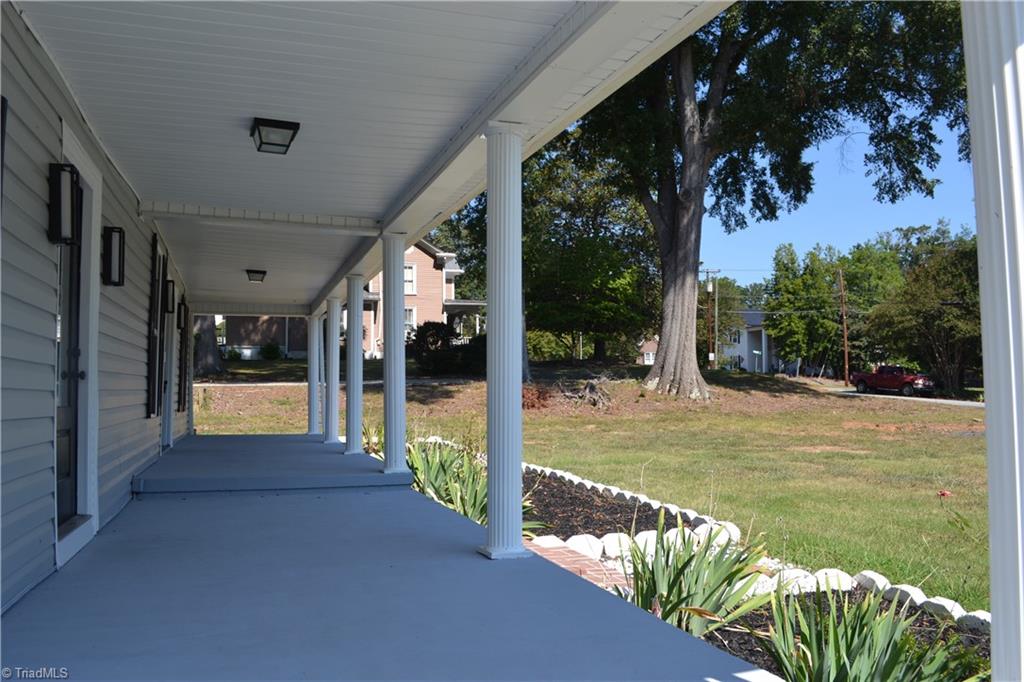 535 Patrick Street Property Photo 5