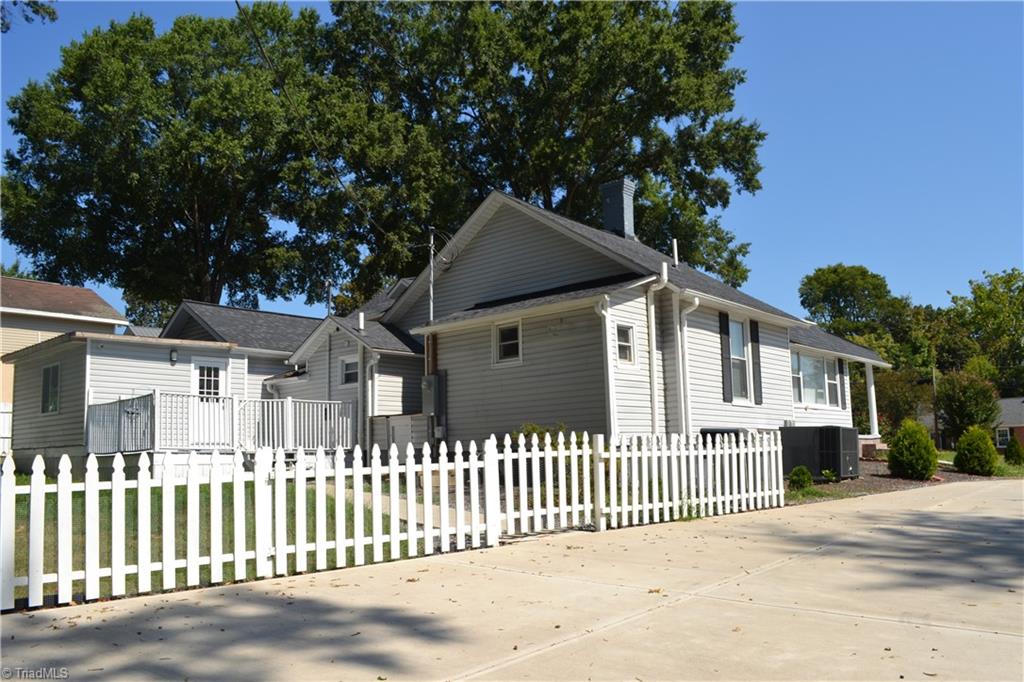 535 Patrick Street Property Photo 15