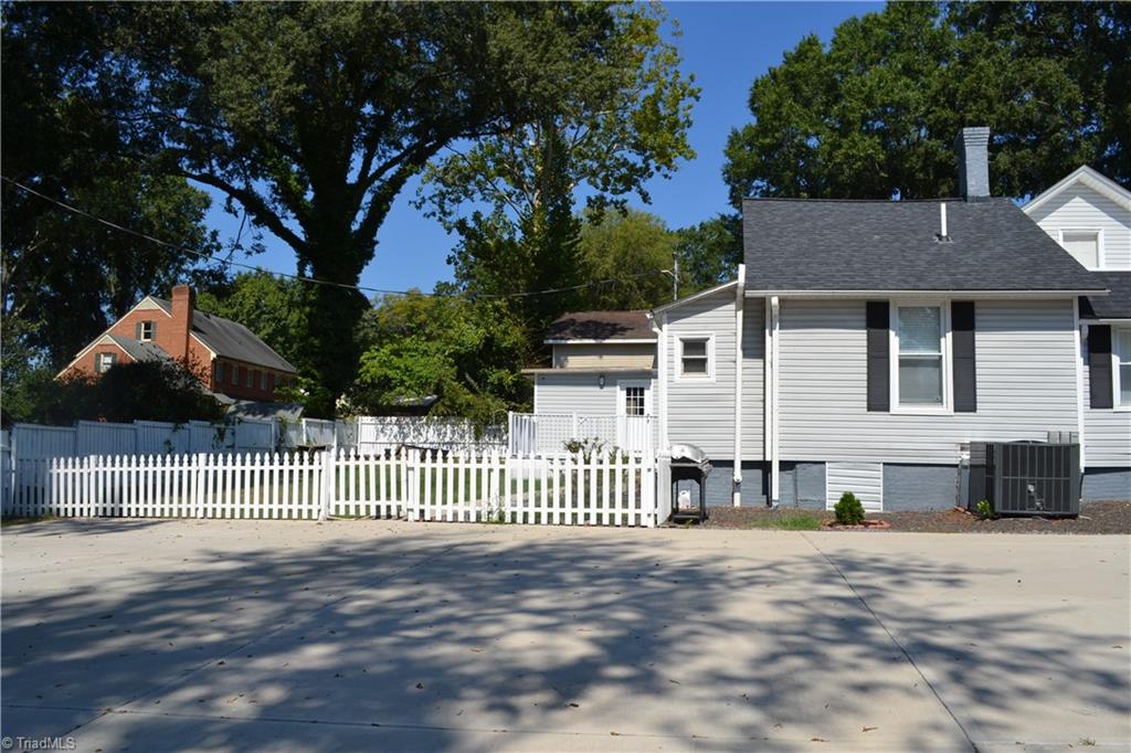 535 Patrick Street Property Photo 17