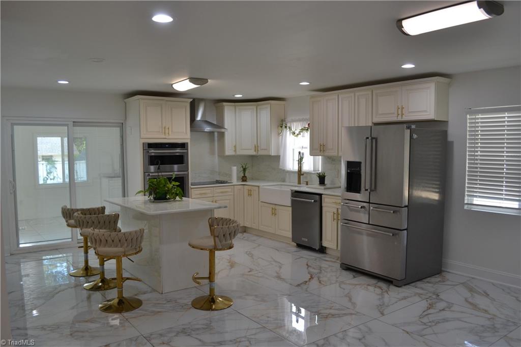 535 Patrick Street Property Photo 22