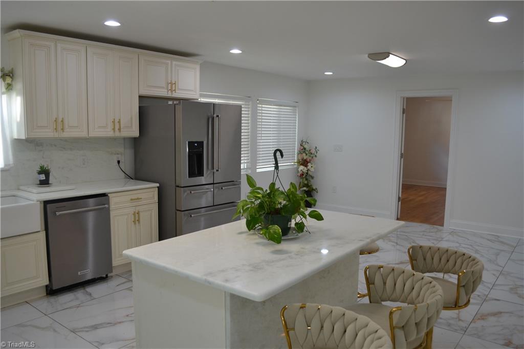535 Patrick Street Property Photo 27