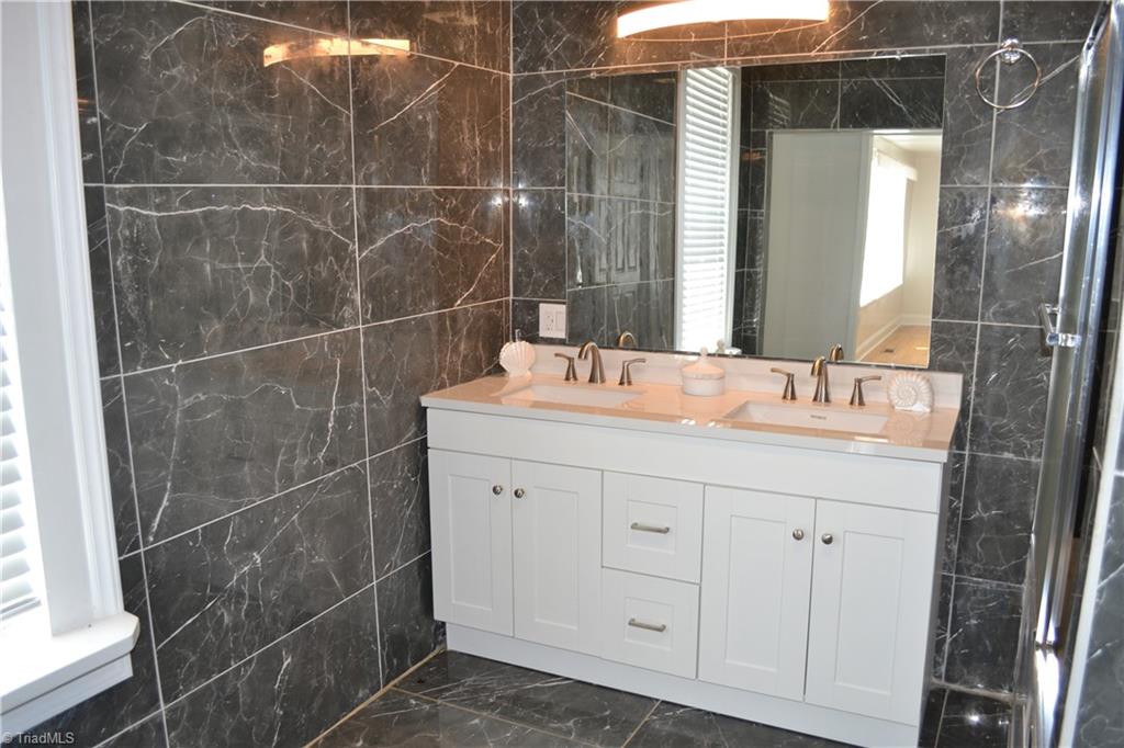 535 Patrick Street Property Photo 36