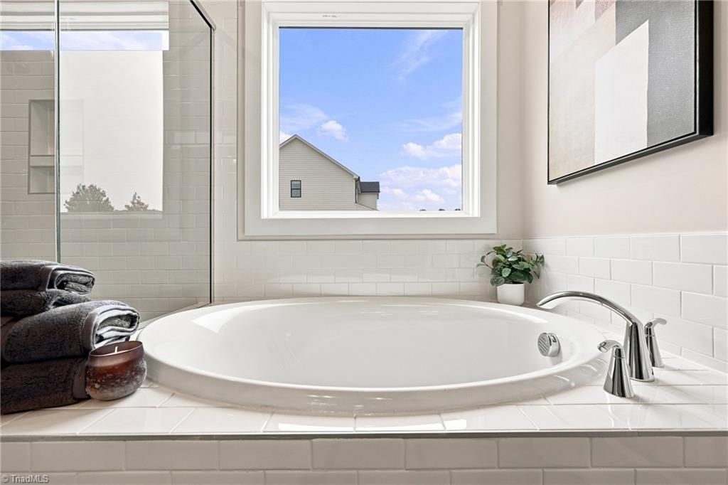 5511 Rock Valley Drive Property Photo 18