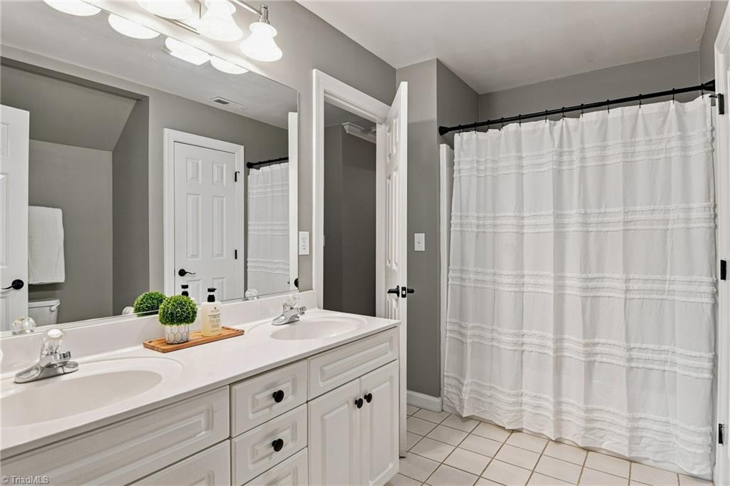 4610 Century Oaks Lane Property Photo 24