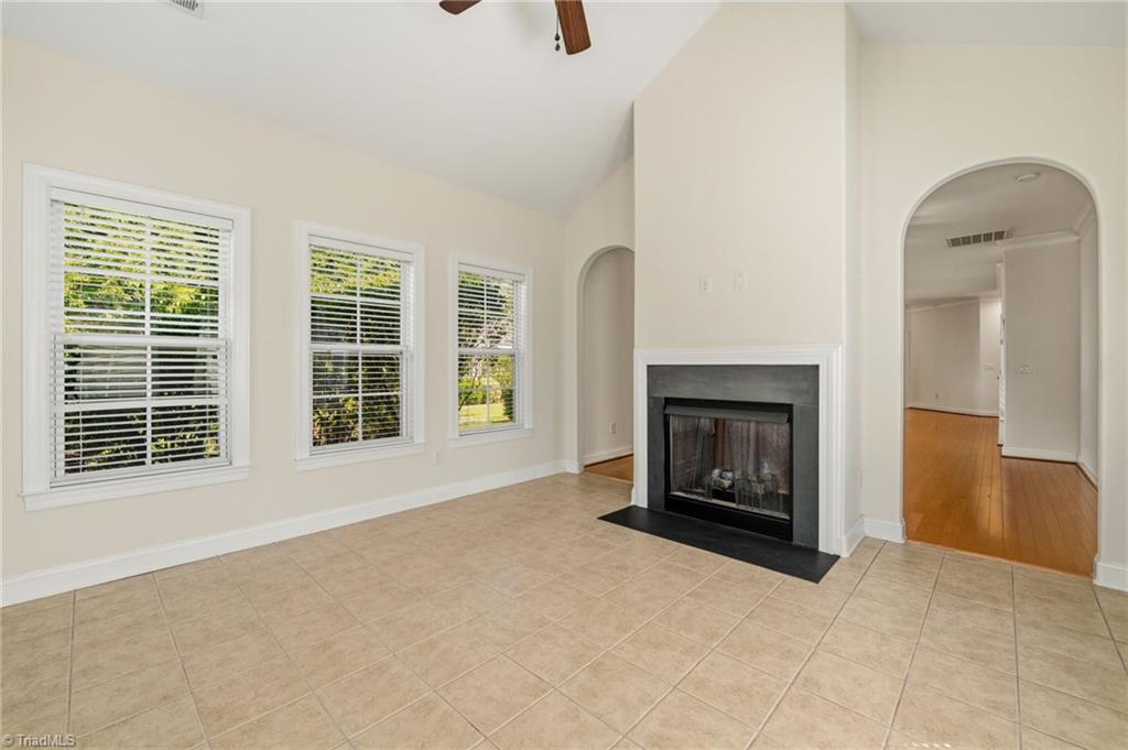 5285 Esher Drive Property Photo 13