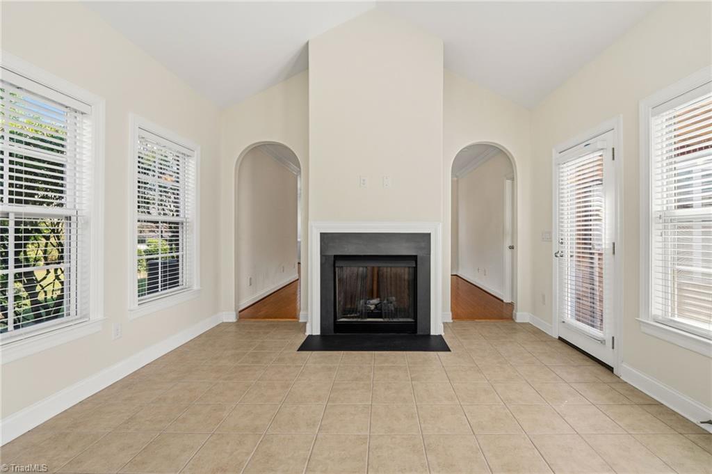 5285 Esher Drive Property Photo 14
