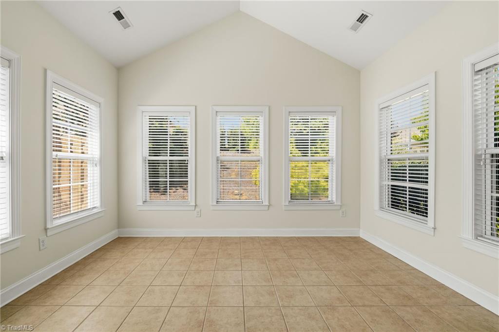 5285 Esher Drive Property Photo 15