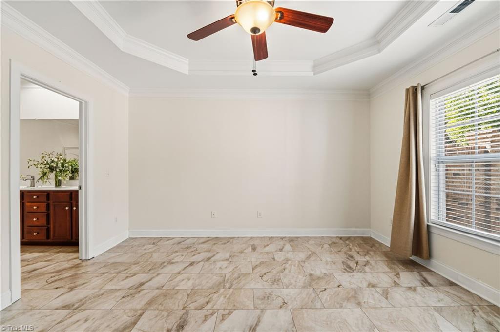 5285 Esher Drive Property Photo 17