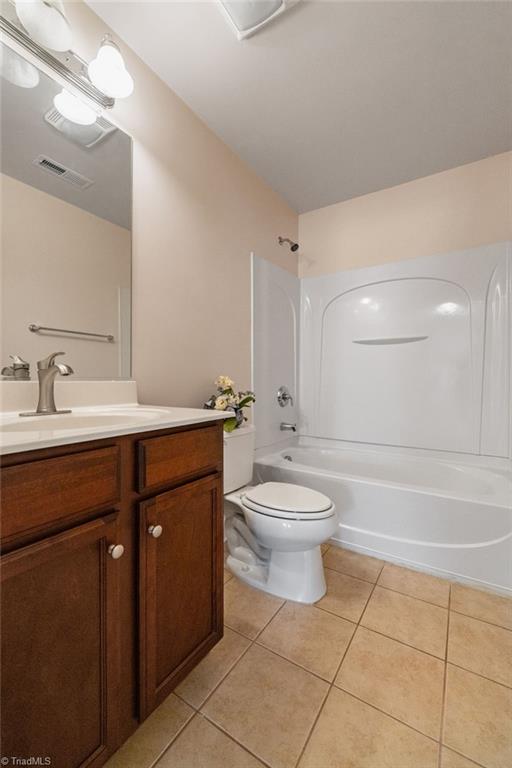 5285 Esher Drive Property Photo 27