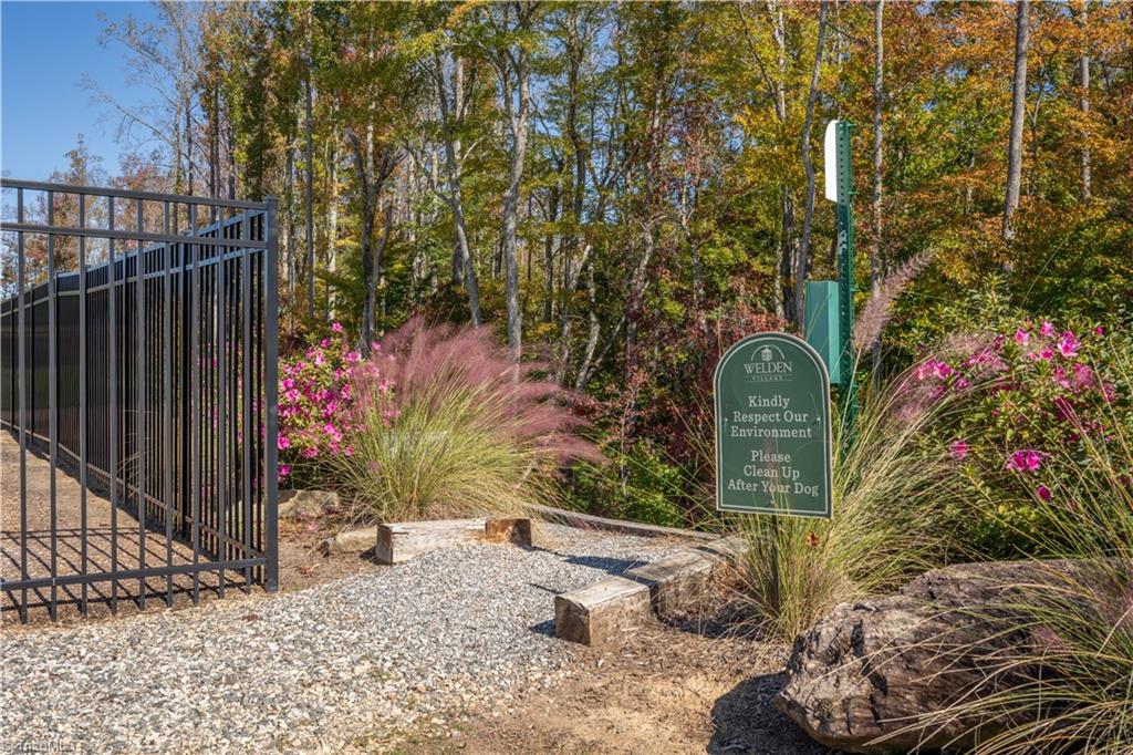 1725 Creekline Drive Property Photo 4