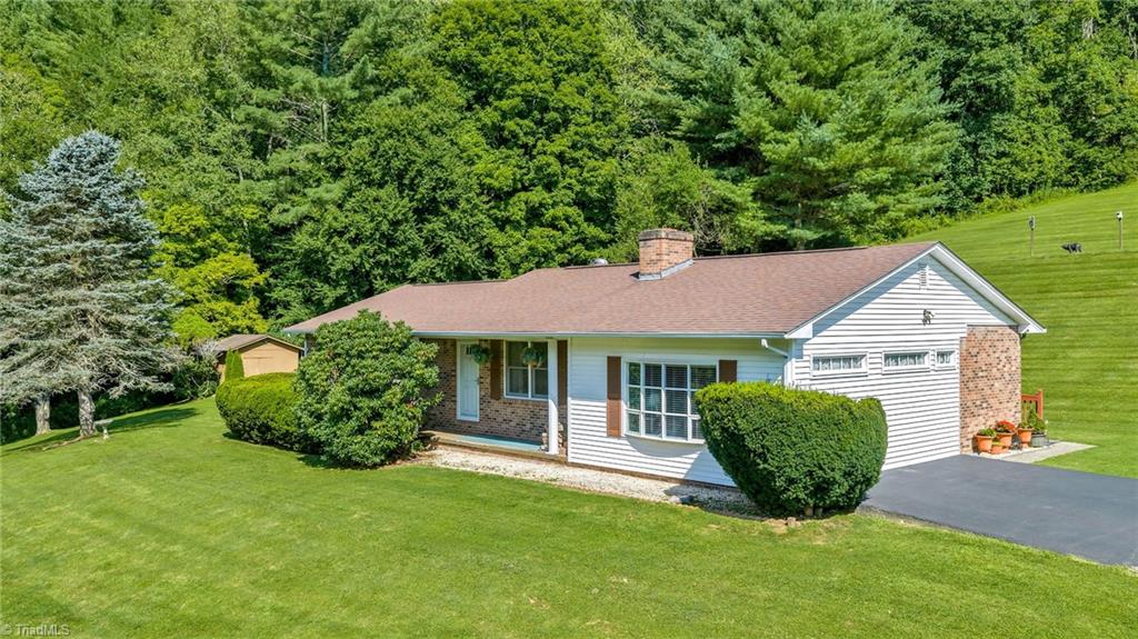 420 Roaring Fork Road Property Photo 1