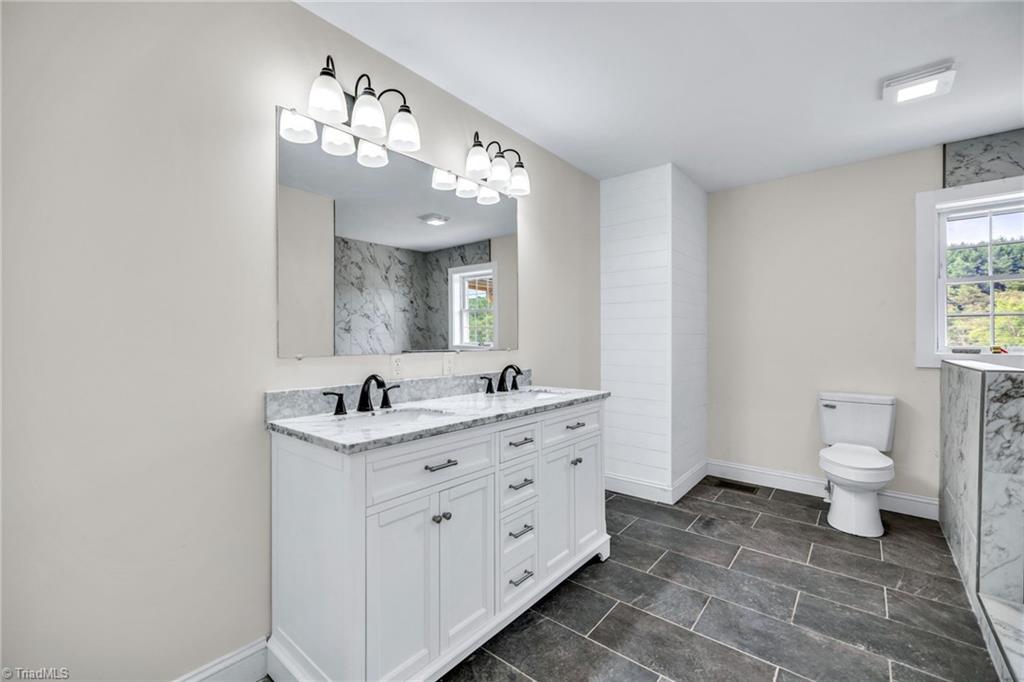 275 Grover Howell Road Property Photo 32