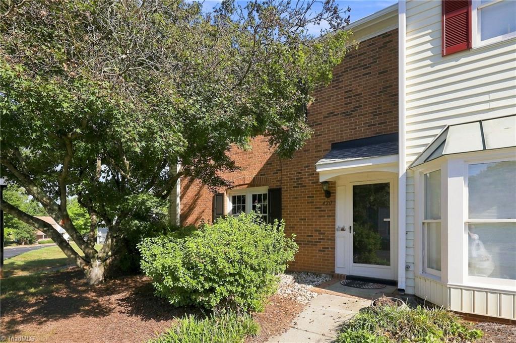 420 Herndon Drive Property Photo 3
