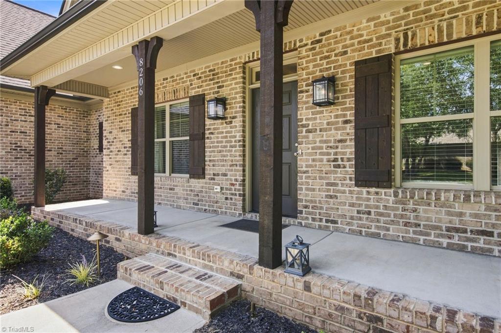 8206 Arbor Ridge Lane Property Photo 3