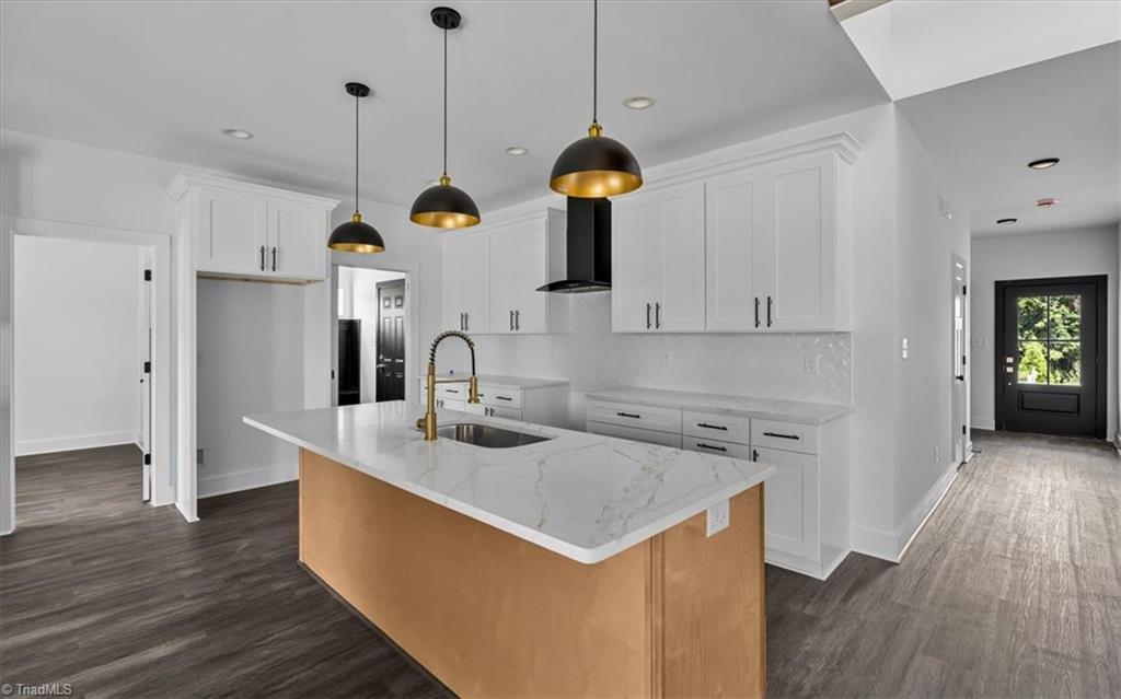 7905 Walkover Drive Property Photo 10
