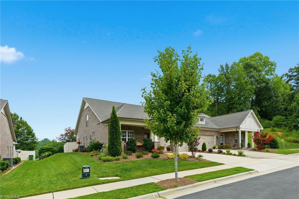 1009 Beechcrest Drive