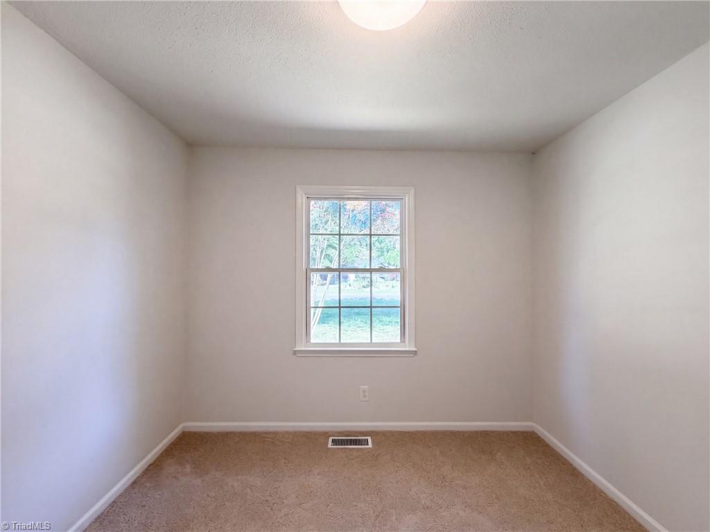 4154 Edgeware Road Property Photo 9
