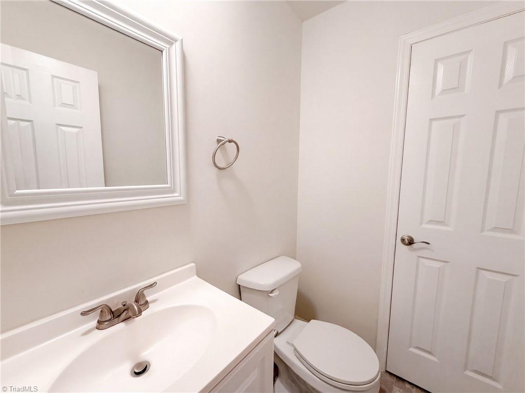 4154 Edgeware Road Property Photo 14