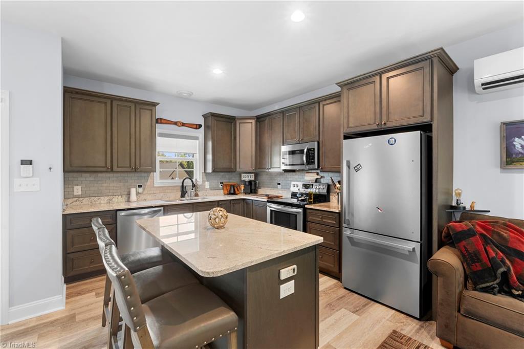 444 S Shore Drive Property Photo 6